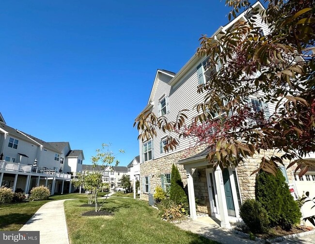 Building Photo - 200 Marina View Ct
