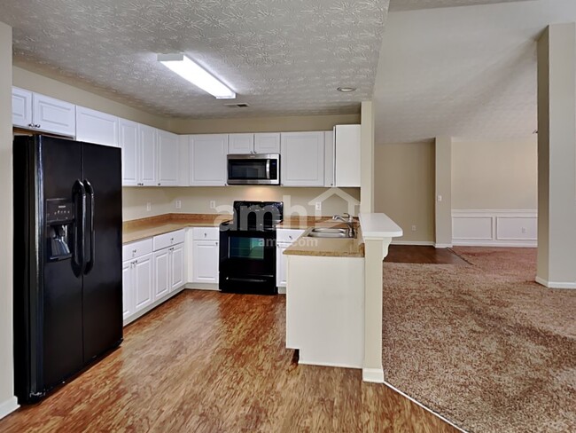 Building Photo - 661 Stonecrest Dr