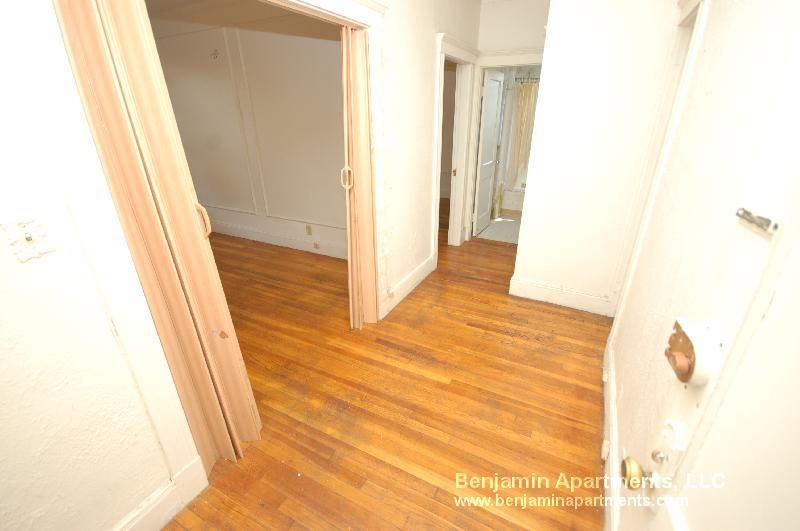 Primary Photo - 8 Vinal St