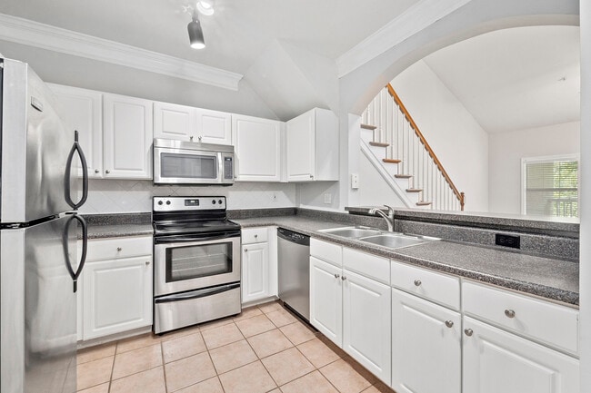 Building Photo - 1425 Westchester Ridge NE