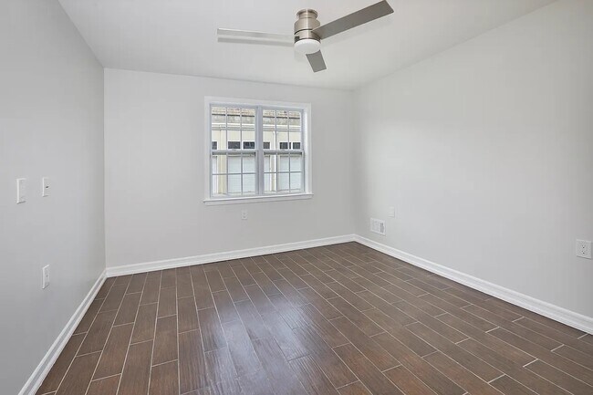 Foto del edificio - 10220 Rockaway Beach Blvd