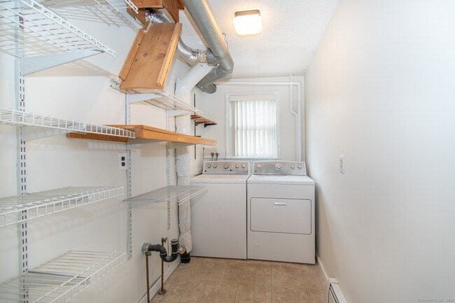 Building Photo - 34 N Maple St