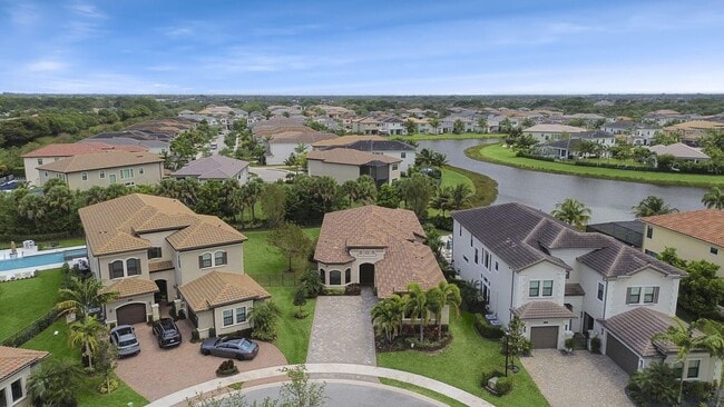 Photo - 9931 Bozzano Dr House