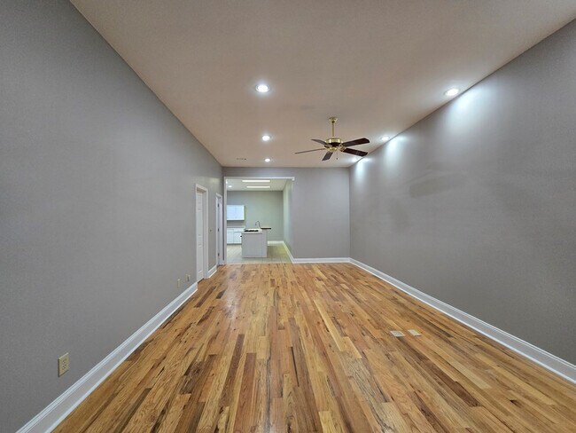 Foto del edificio - 900 Race Track Rd