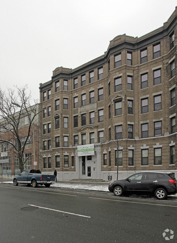 Foto del edificio - 1066 Commonwealth Ave