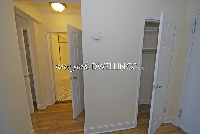 Building Photo - 60 Turner Place