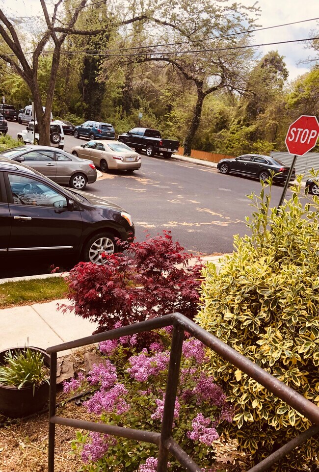 Photo - 1300 Dexter Terrace SE House