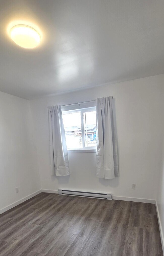 Building Photo - 1 bedroom in Terrace BC V8G 2T8