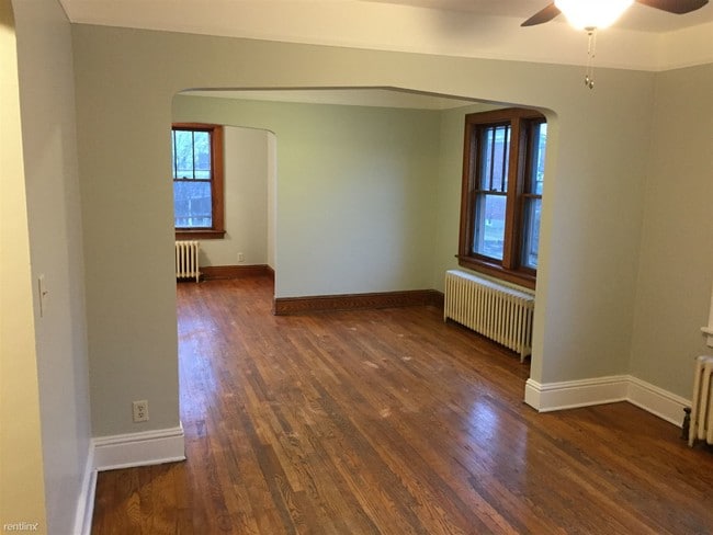 Building Photo - 3 br, 1 bath  - 82 Sycamore St