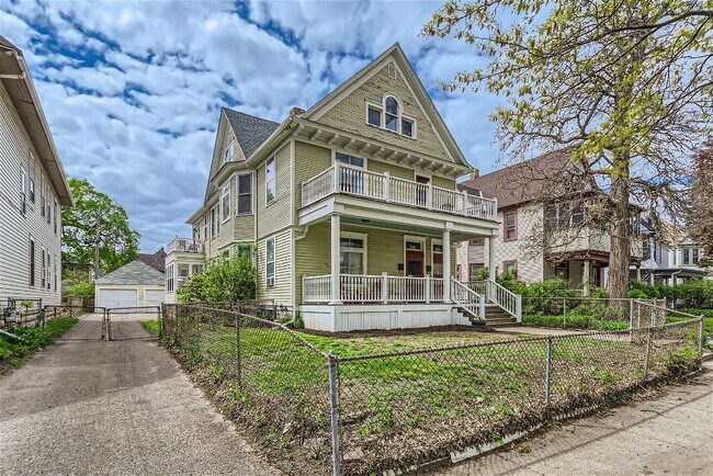 Foto del edificio - 1814 13th Ave S