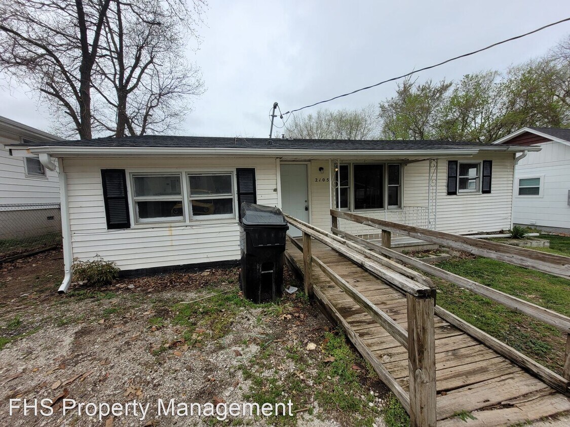Primary Photo - 3 br, 2 bath House - 2105 N Albertha Ave
