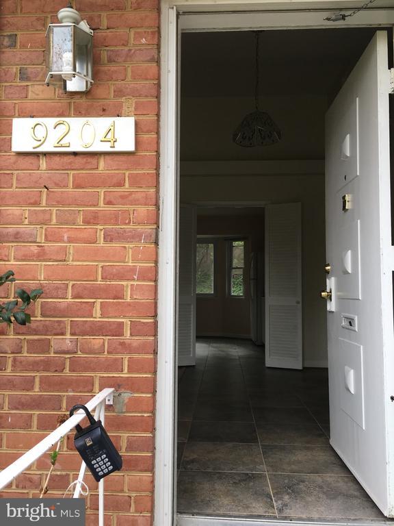 Foto del edificio - 9204 Bardon Rd