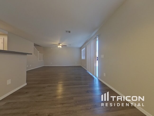 Foto del edificio - 23966 W Hadley St