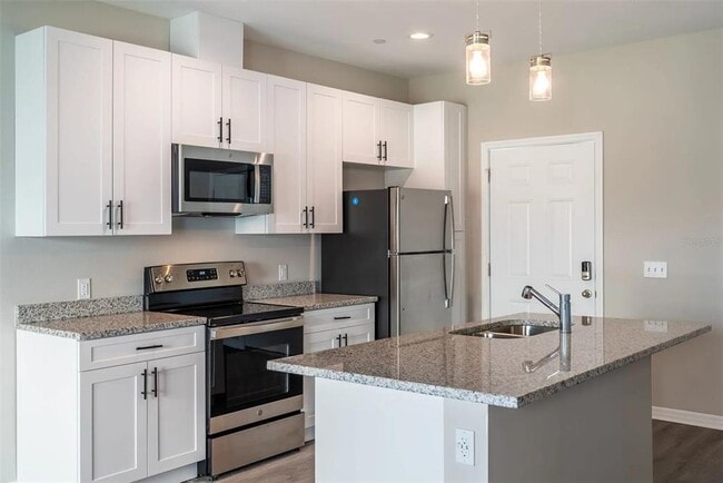 Building Photo - 2058 Silverstone Cir