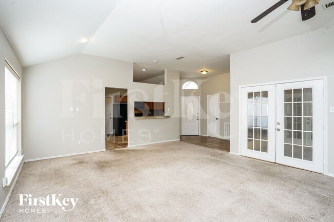 Building Photo - 2338 Loyanne Dr