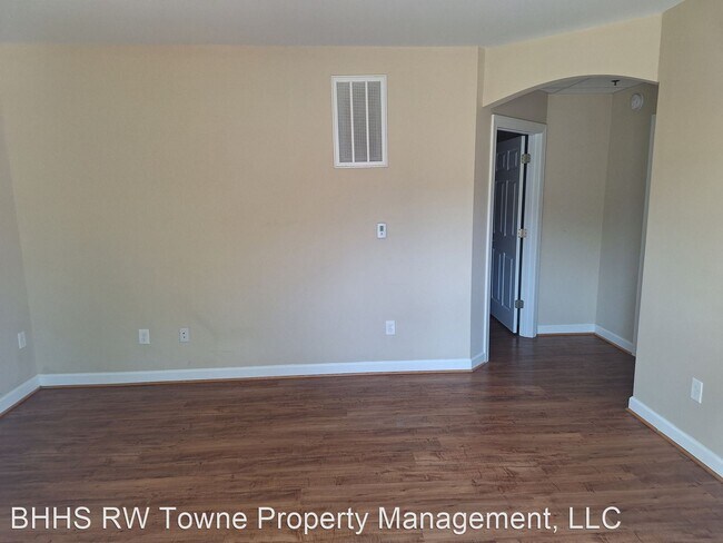 Building Photo - 1 br, 1 bath House - 5215 Center Street #2