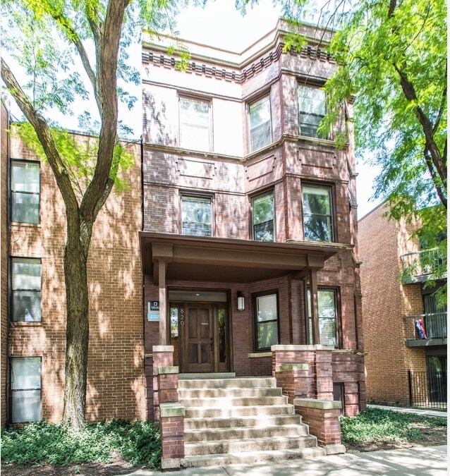 Primary Photo - 820 W Willow St