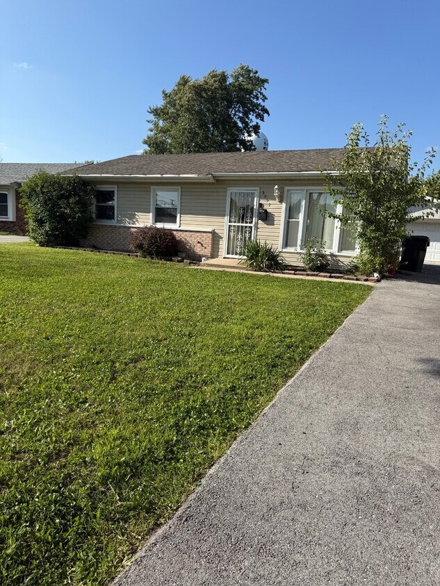 Foto principal - 3951 171st St