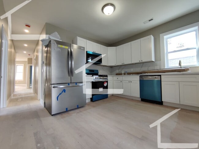 Amazing 4 bed 2 bath in Somerville..... - Amazing 4 bed 2 bath in Somerville..... House