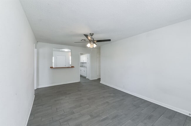 Building Photo - 8229 Carolwood Dr