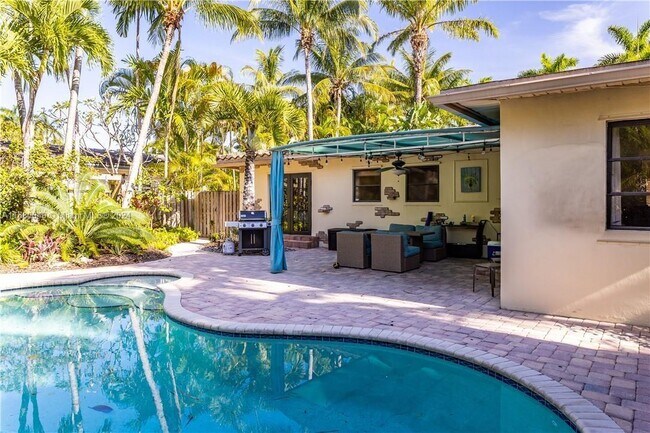 Foto del edificio - 1115 Van Buren St