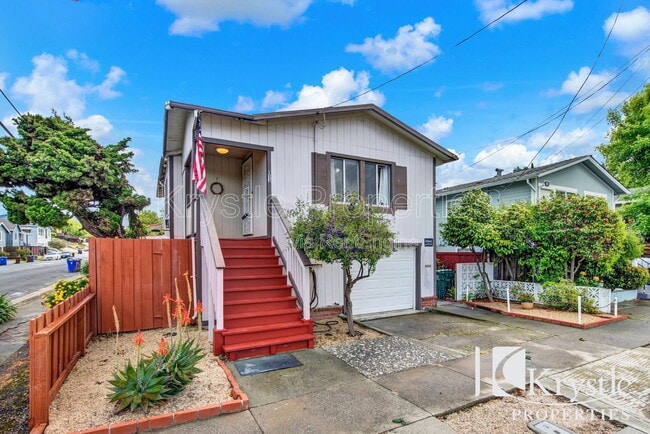 Building Photo - 153 Vaqueros Ave