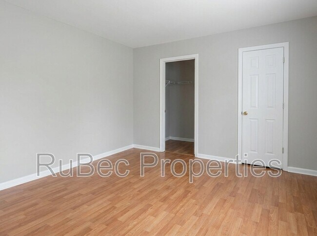 Foto del edificio - 8336 Trail View Dr