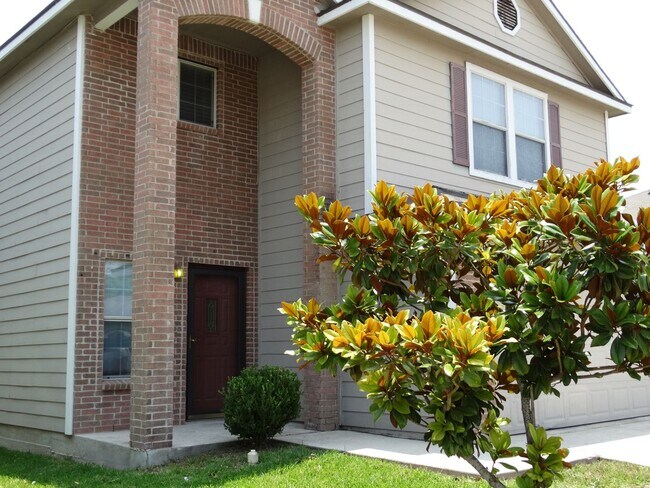 Foto del edificio - Beautiful 4 bedroom 3 bath 2 car garage ho...