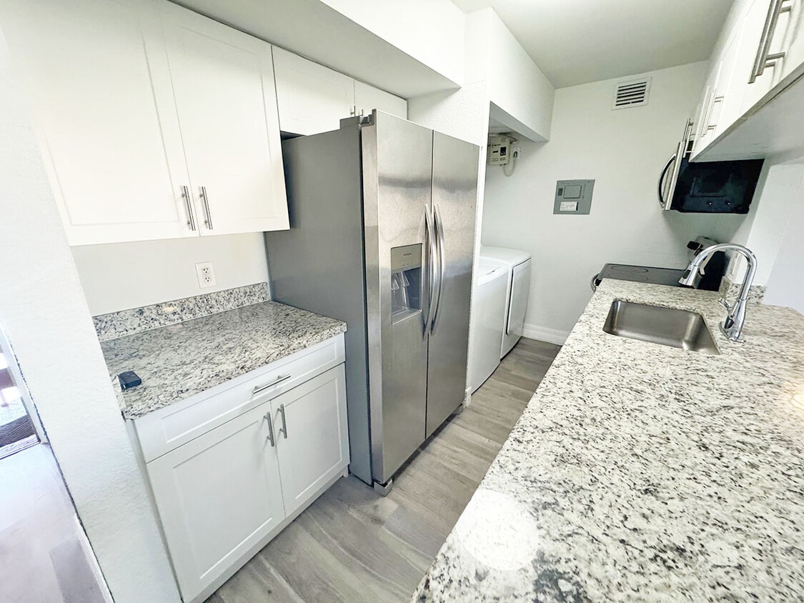 Photo - 4465 Treehouse Ln (Tamarac, FL)