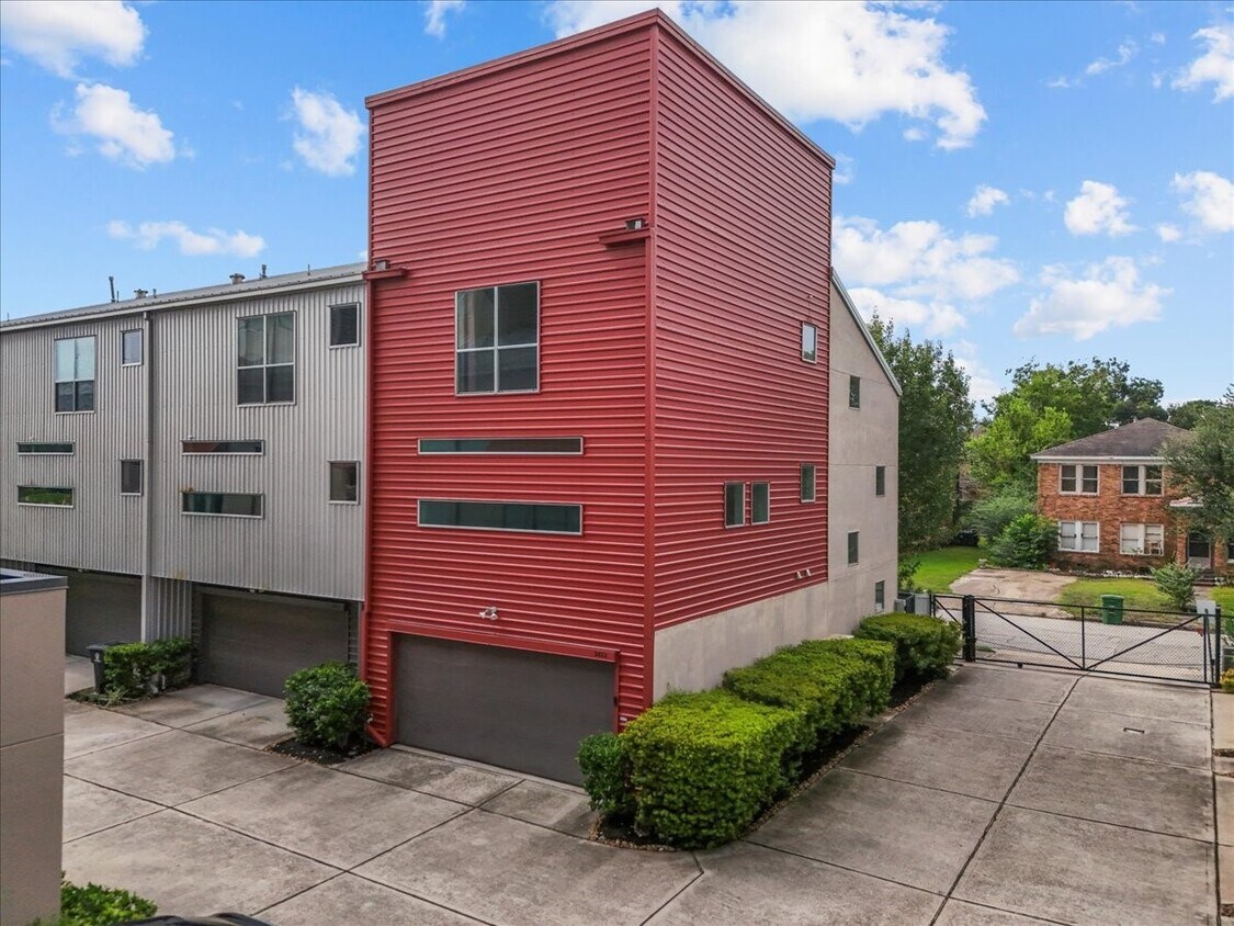 Foto principal - 2453 Wentworth St