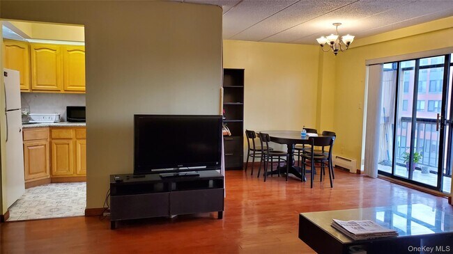 Foto del edificio - 136-75-136-37 37th Ave