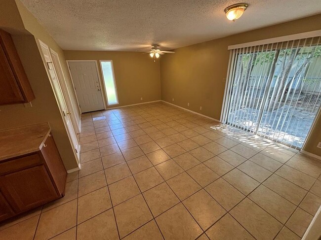 Foto del edificio - 417 Live Oak St