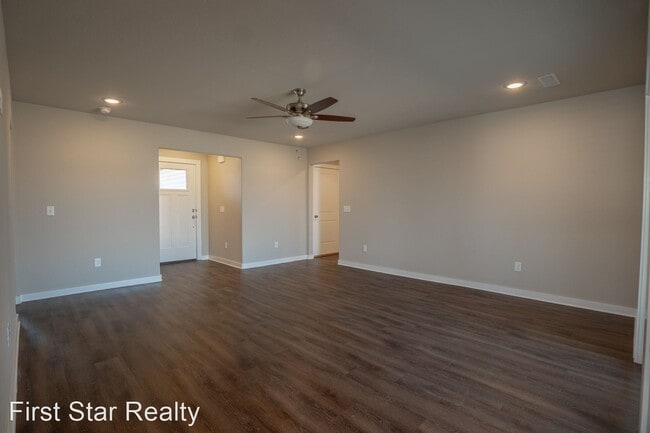Building Photo - 3 br, 2 bath House - 329 N Mojave Street