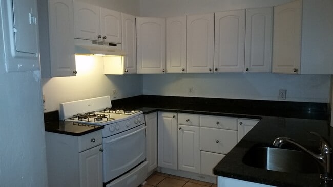 Building Photo - 60 Egmont St