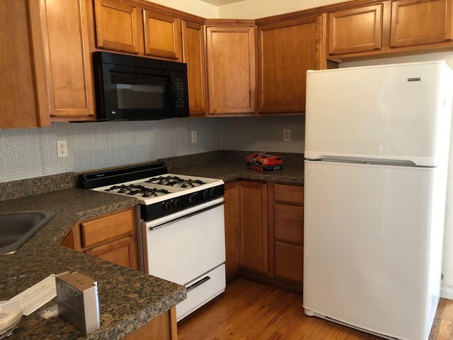 Kitchen - 253 Clark Pl