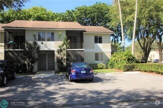 Building Photo - 704 Gardens Dr
