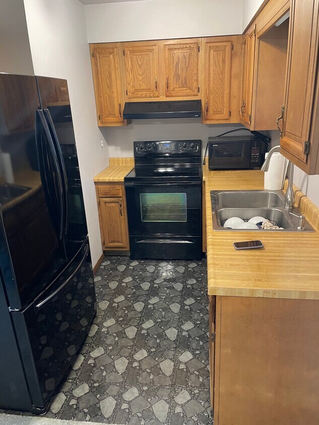 Primary Photo - 141 Palomino Dr