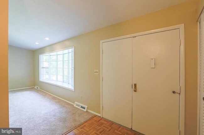 Building Photo - 7636 Carla Rd
