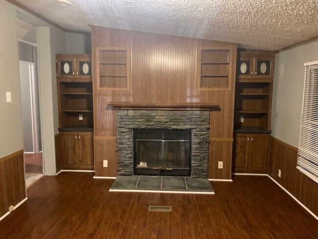 Building Photo - 108 Principal Ct