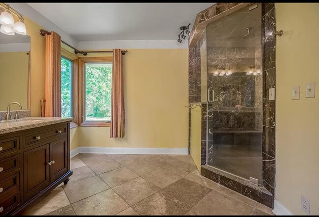 Foto del edificio - 14506 Wildcrest Rd