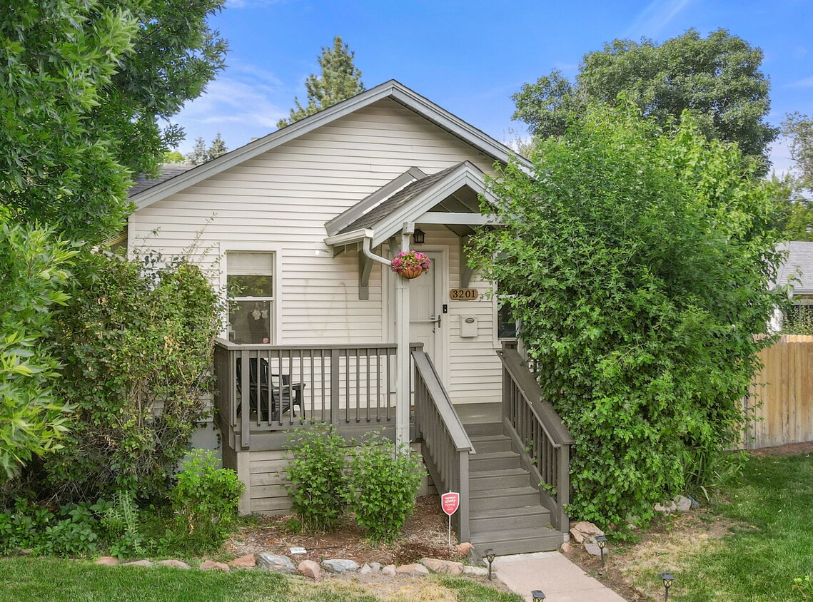 Primary Photo - 3201 E Jewell Ave