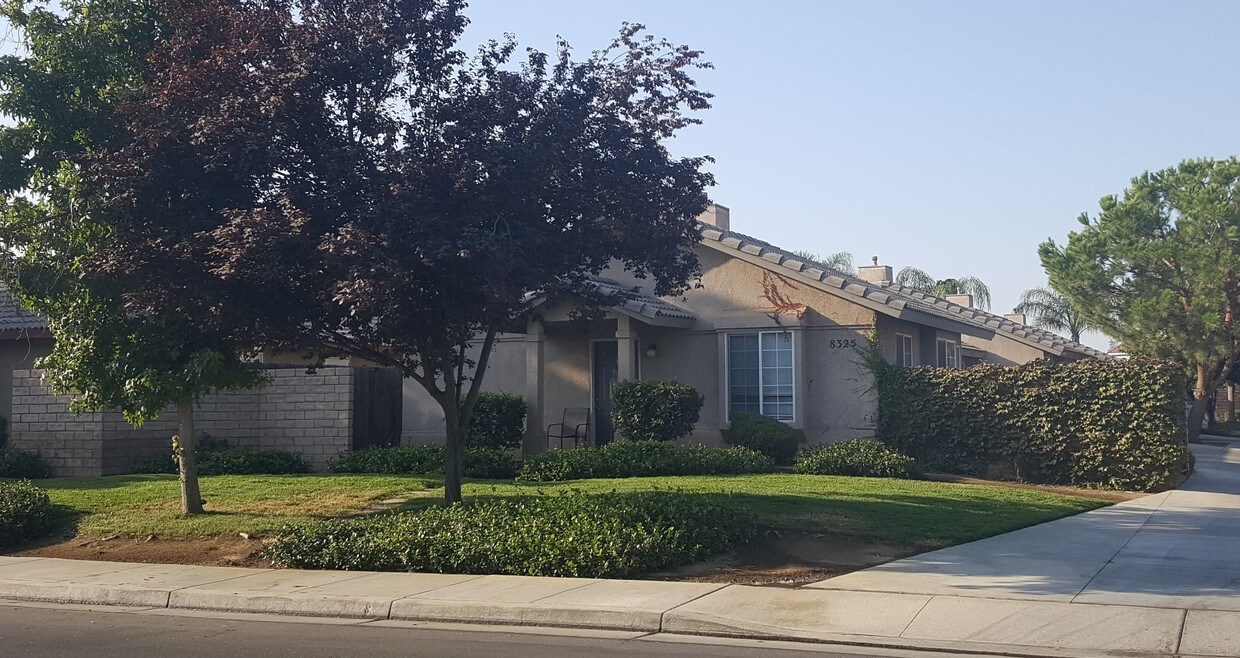 Foto del edificio - 8325 White Squall Ln