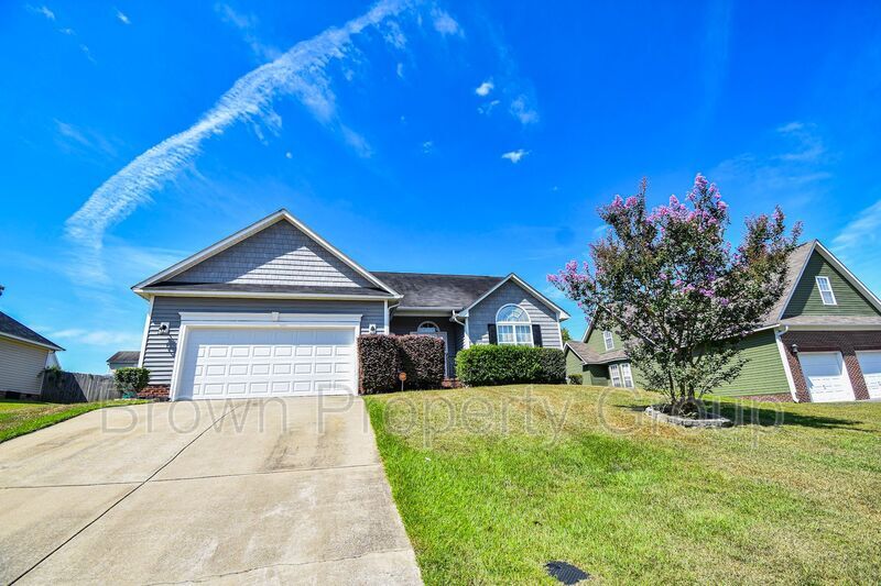 1613 Citation Ct, Parkton, NC 28371