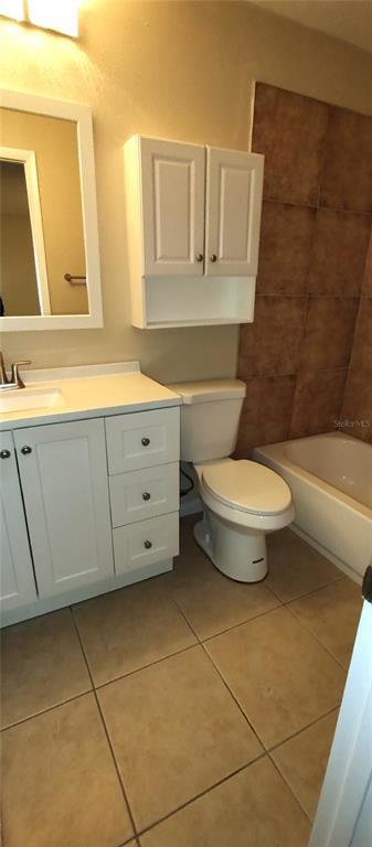 Building Photo - 9525 Lake Park Dr