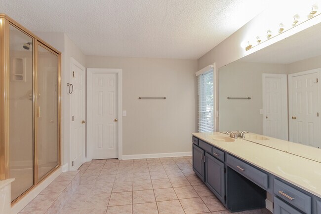 Building Photo - 7408 Kinsmore Ln