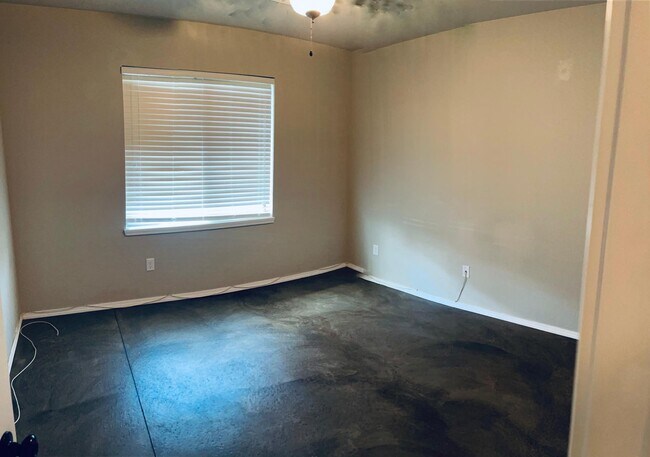 Building Photo - 530 W Meadow Creek Cir