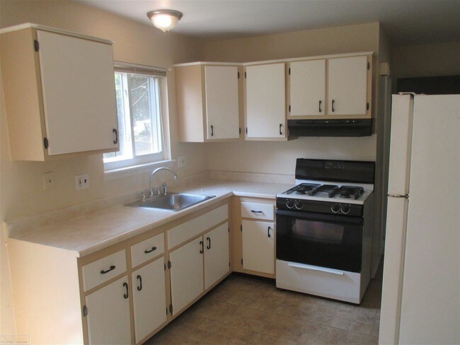 Building Photo - 203 N Christine Cir