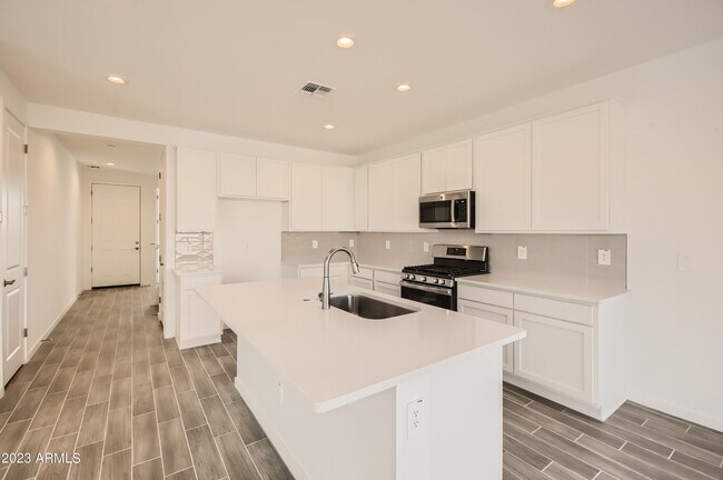 Foto del edificio - 15714 W Monroe St