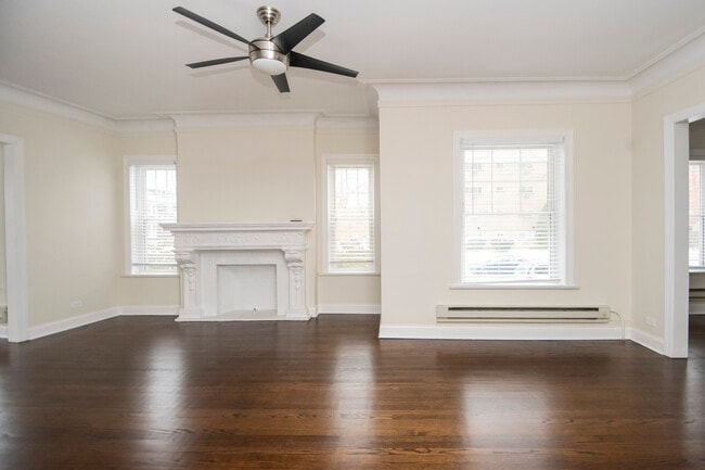 Building Photo - 817 Judson Ave