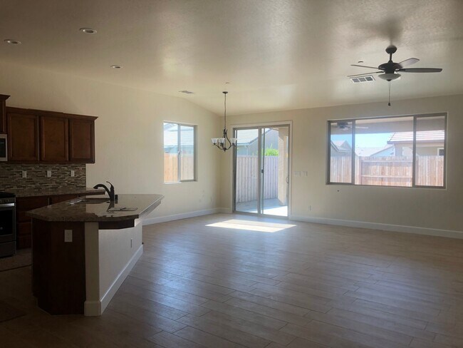 Foto del edificio - 3084 Windmill Ct